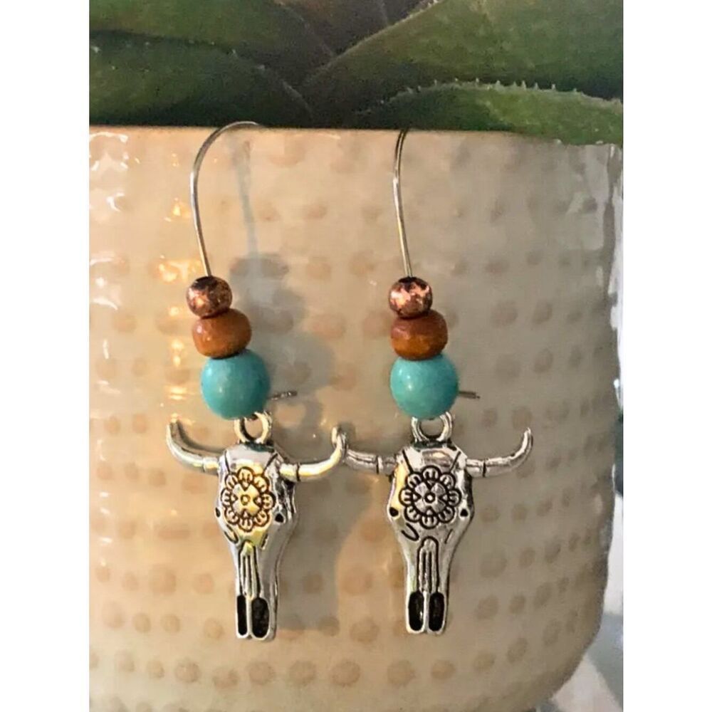 NWT Western Boho Silver Longhorn Steer Skull Turquoise Beaded Dangle Earrings